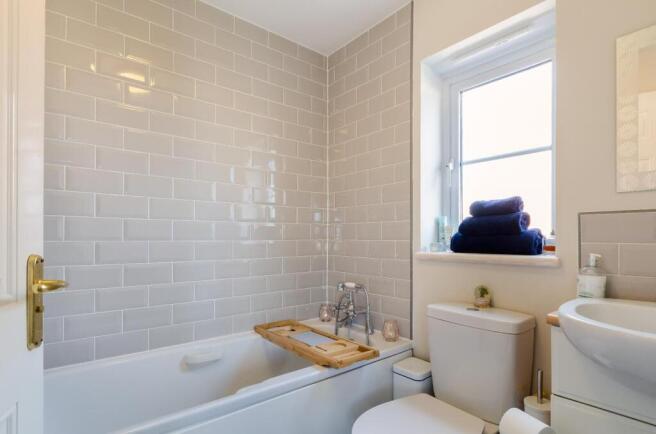 3 bed House to rent Image 5