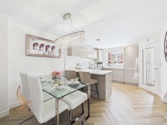 3 bed Semi-Detached for sale Image 10