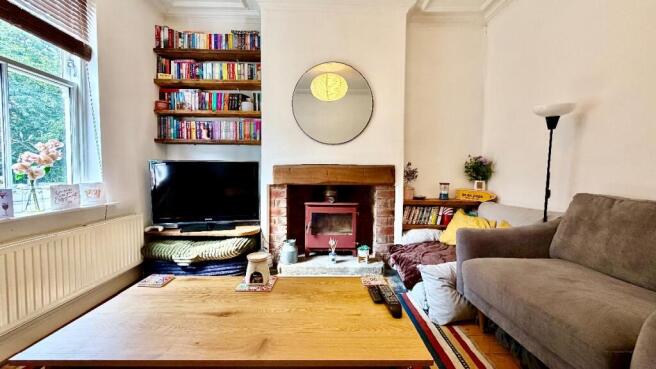 2 bed Terraced to rent Image 9