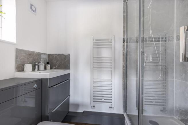 Ensuite to Bedroom 2
