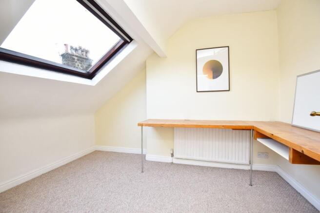 4 bed House for sale Image 10