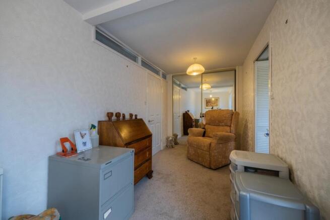 16 St Peters Drive-021.JPG
