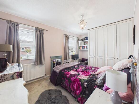 2 bed Semi-Detached for sale Image 8