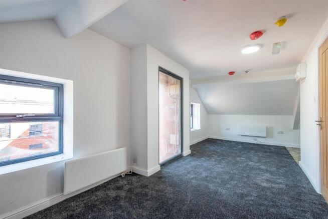Lounge/Bedroom