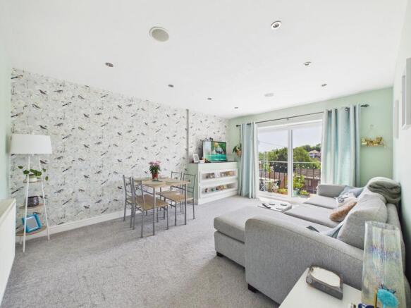 Lounge/Dining Room