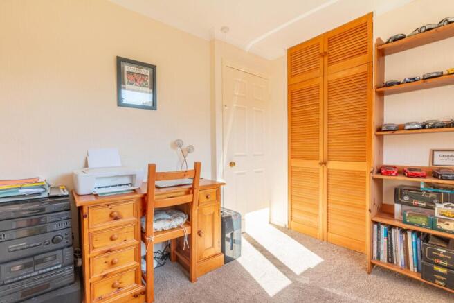 4 bed Semi-Detached for sale Image 11
