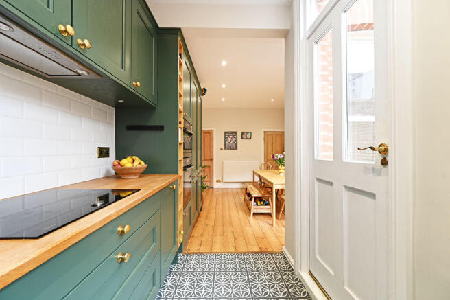 3 bed Terraced for sale Image 9