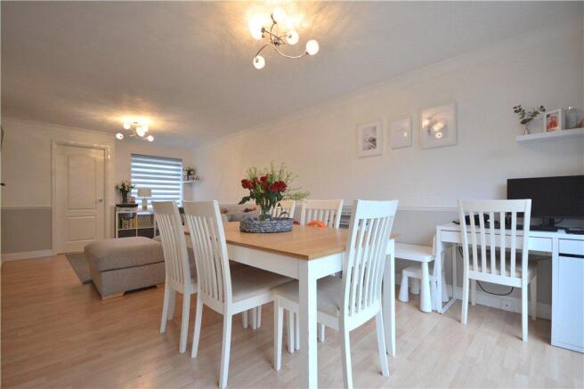 Living/Dining 2