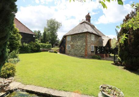 Purley Rise, Purley On Thames, Berkshire - Set on high ground