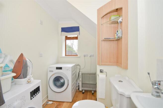 Utility Room - WC.JPG