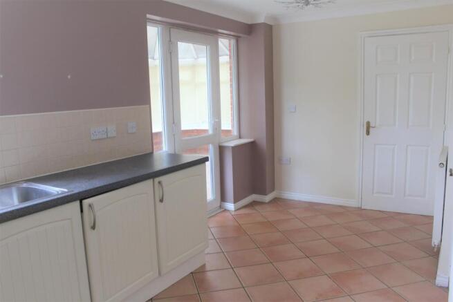 kitchen2.JPG