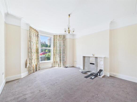 13 - Period house with a two storey commercial pre