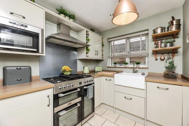 2 bed Detached Bungalow for sale Image 7
