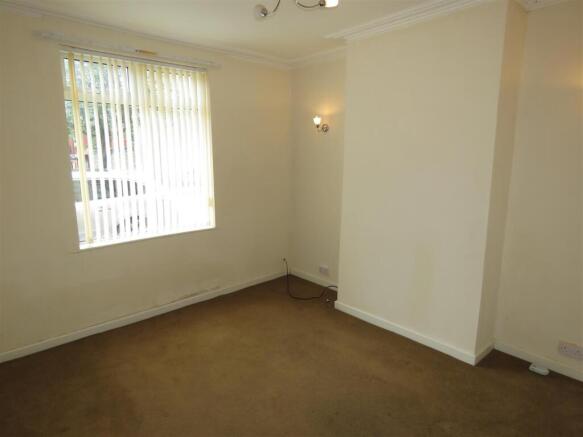 2 bed House to rent Image 7