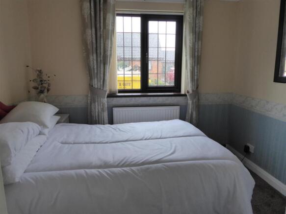 BEDROOM 2
