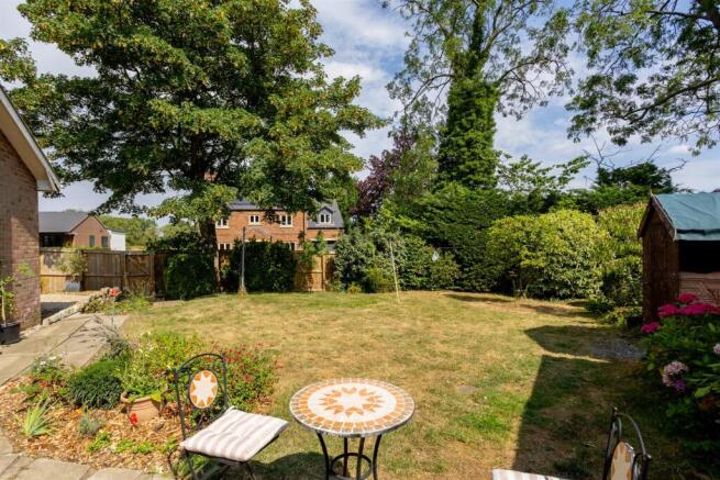 2 bed Semi-Detached for sale Image 12