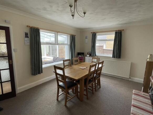 Lounge / Dining Room