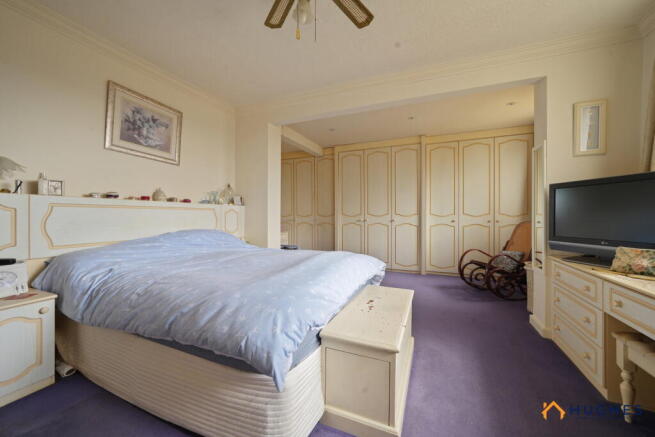 4 bed Detached Bungalow for sale Image 10