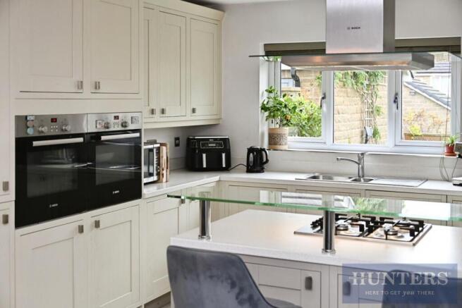 4 bed Detached for sale Image 11