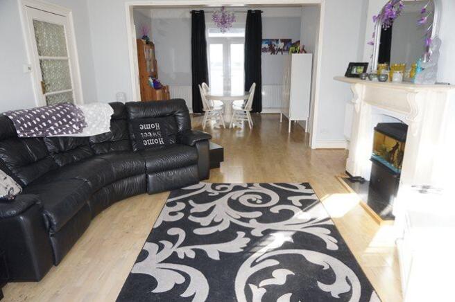 Lounge/Dining Room