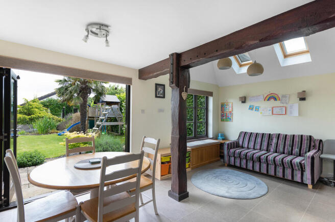 Kitchen/Dining