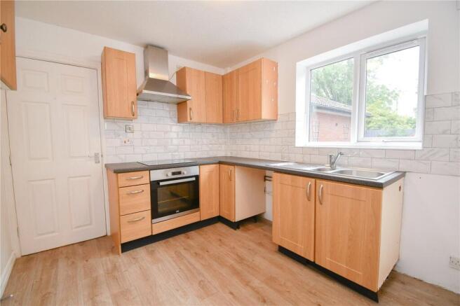 Castleford Rise, Moreton, Wirral photo 4