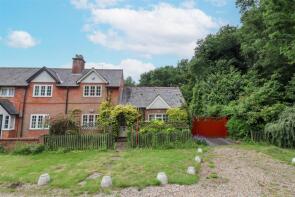 2, Sunnyside, York Lane, Hartley Wintney, Hook RG27 8RS