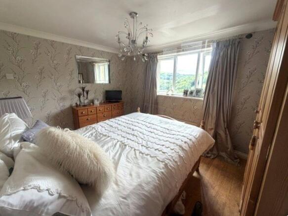 3 bed Detached for sale Image 8
