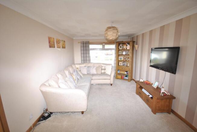 LOUNGE DINING ROOM
