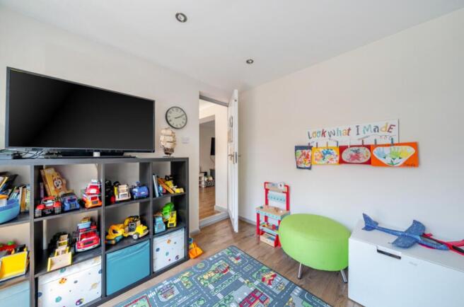 3 bed Semi-Detached for sale Image 8