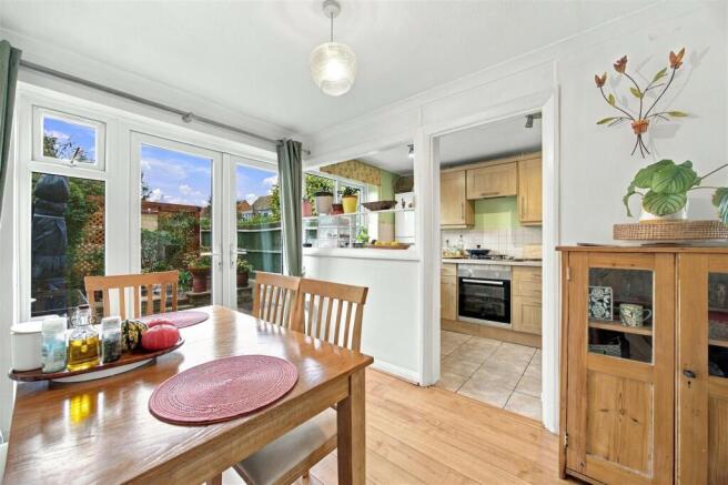 Dining/Kitchen Area