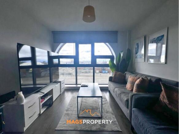 Living Room / Kitchen