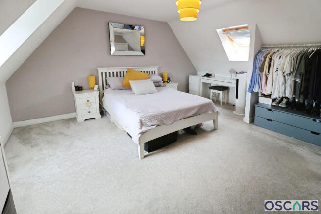 5 bed Detached for sale Image 9