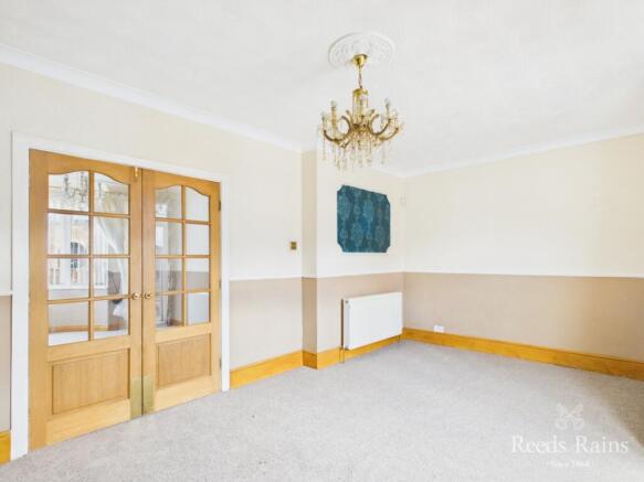 3 bed Semi-Detached to rent Image 5