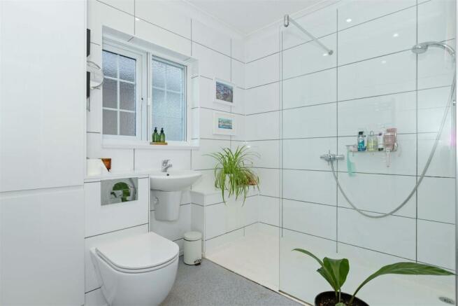 For Sale by Aspire Residential - Offington Lane