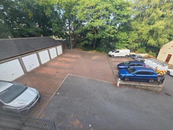 2 bed Apartment to rent Image 9