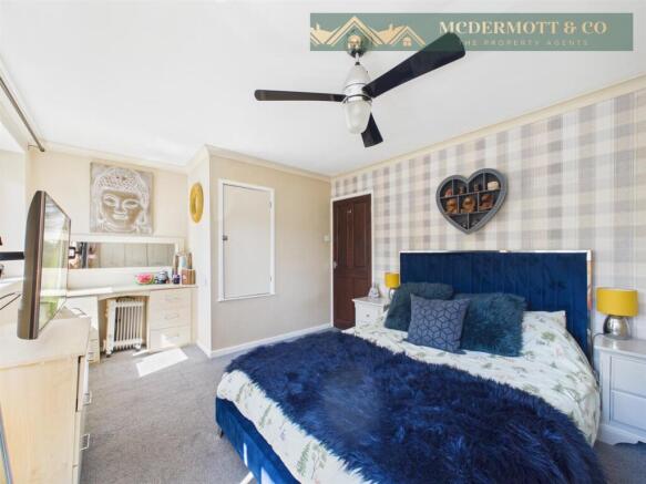 3 bed Semi-Detached for sale Image 6