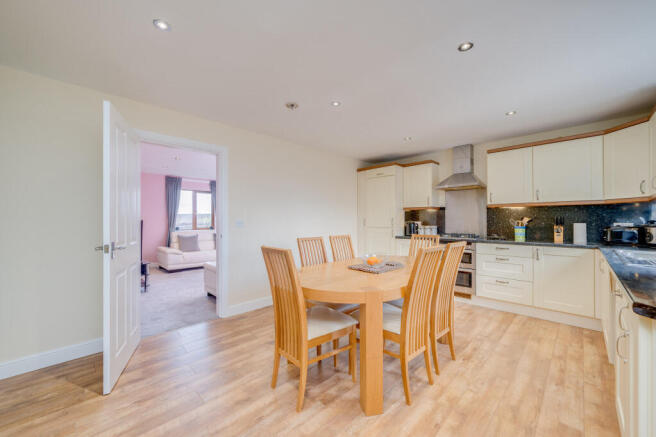 Dining/Kitchen