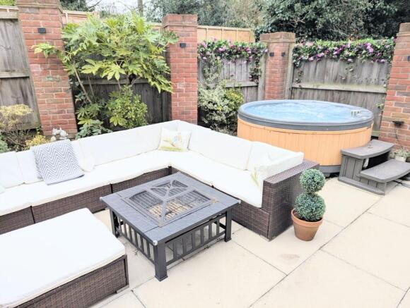 4 bed Town House for sale Image 4