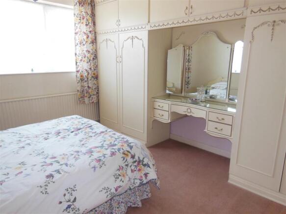 Bedroom 1.JPG