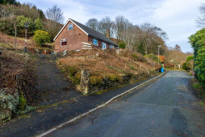 8 bed Detached for sale Image 8