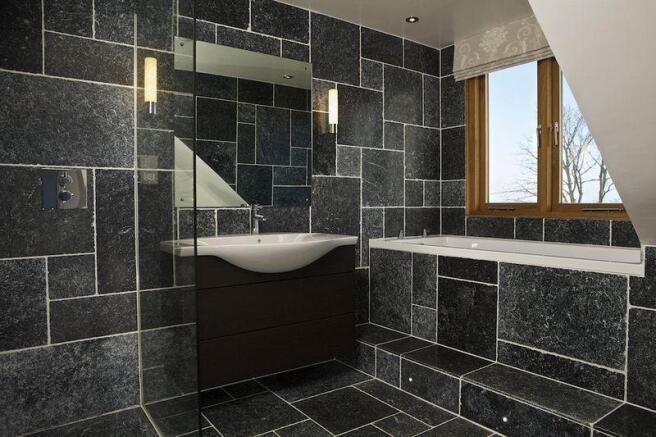 Master bed en-suite