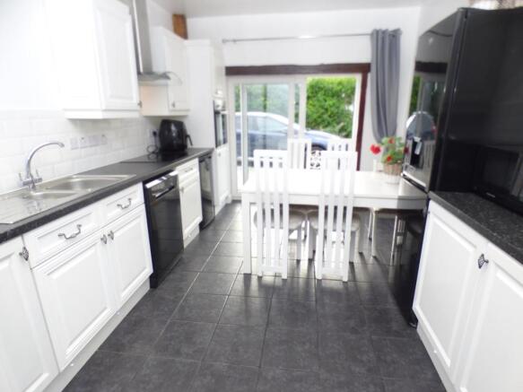 Fitted Kitchen Dinin