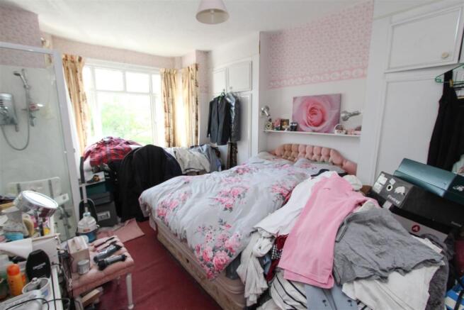 Bedroom 1.jpg