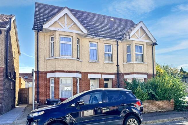 25 Henry Road, Slough, SL1 2QN