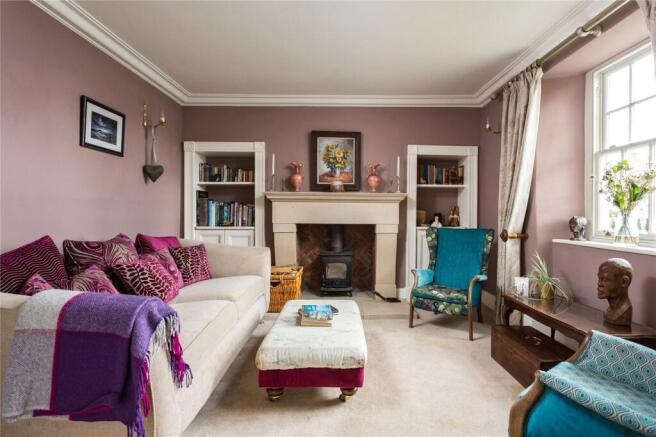 5 bed Detached for sale Image 7