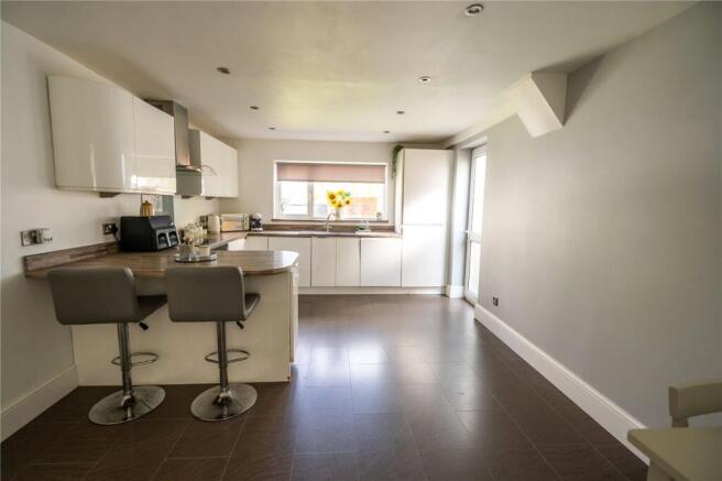 Kitchen Diner (2)
