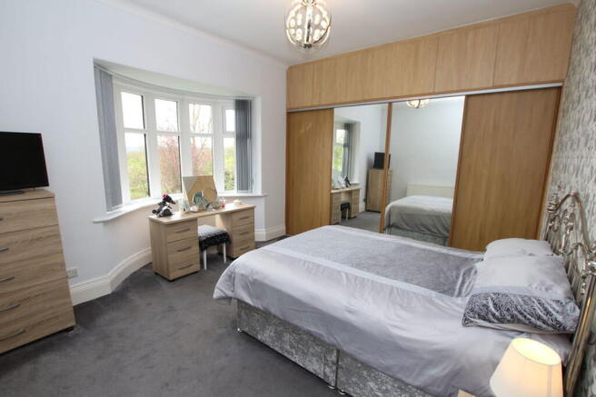 4 bed Detached Bungalow for sale Image 12