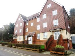 Flat 9, Sandcroft Court, Garlands Road, Redhill RH1 6GZ