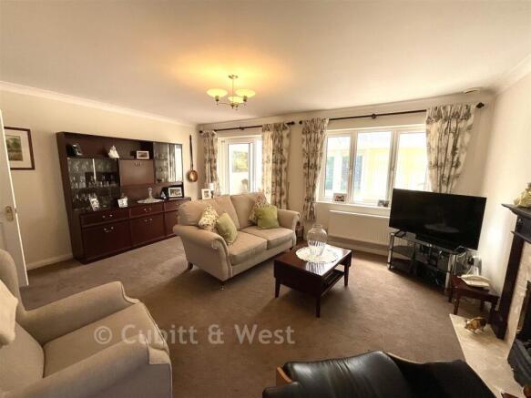 Lounge 1